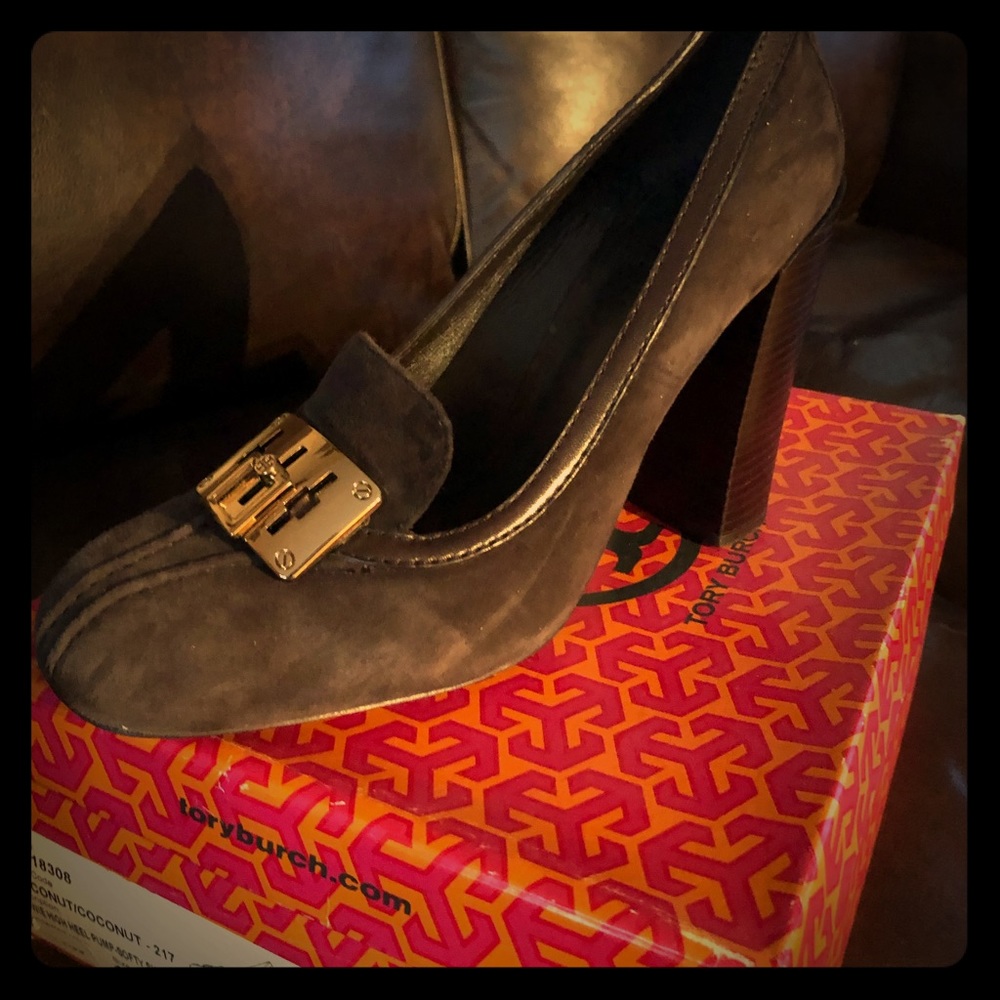 Tory Burch Suede Pumps NEW